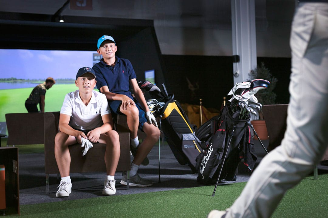 Genom golfmedlemskap på SimGolf får du 40 % rabatt när du bokar starttider. Fråga oss för mer information om våra medlemsaktiviteter 2024!